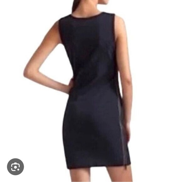 Diane von Furstenberg Navy Dress with side zipper detail Size 6 - Picture 2 of 10